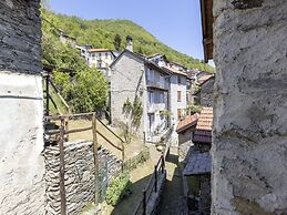 Holiday Home in San Siro Near Lake