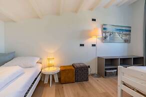 Attractive Holiday Home, Sunny Garden, Near the Beach