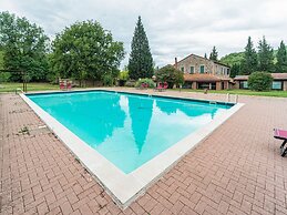 Holiday Home in Ficulle With Pool Access