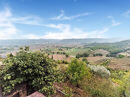 Holiday Home in Ficulle With Pool Access