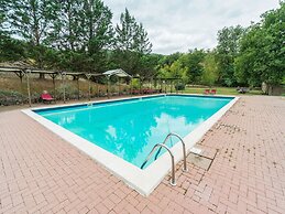 Holiday Home in Ficulle With Pool Access
