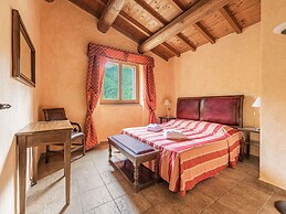 Holiday Home in Ficulle With Pool Access