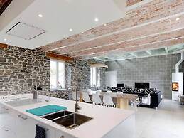 Holiday Home in Achet With Garden