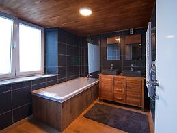 Wonderful Holiday Home in Gouvy with Hot Tub