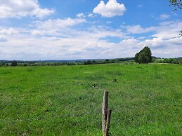 Wonderful Holiday Home in Gouvy with Hot Tub