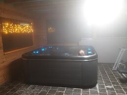 Wonderful Holiday Home in Gouvy with Hot Tub