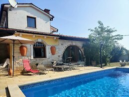 Luxury Holiday Home With Private Pool