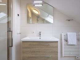 Modern Villa, 2 Bathrooms, Near the Veerse Meer