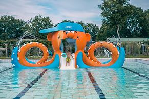 Modern Chalet With Combi Microwave Near Efteling