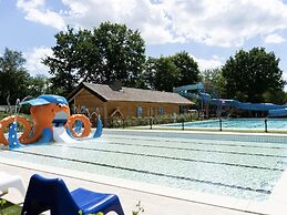 Modern Chalet With Combi Microwave Near Efteling