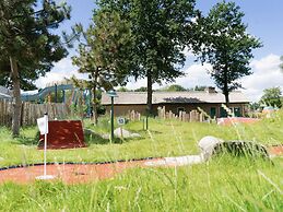 Modern Chalet With Combi Microwave Near Efteling