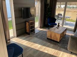 Modern Chalet With Combi Microwave Near Efteling