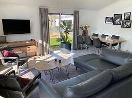 Modern Chalet With Combi Microwave Near Efteling