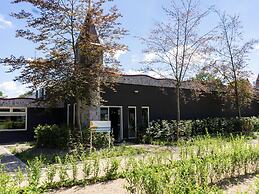 Modern Chalet With Combi Microwave Near Efteling