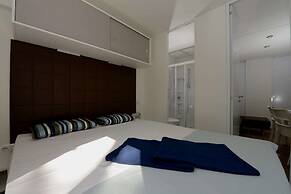 Serene Stay by the Shore