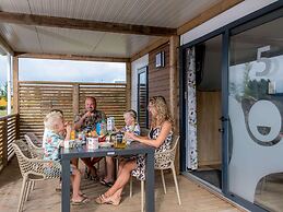Beautiful Chalet With two Bathrooms, Near a Lake