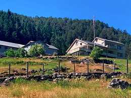 8 Person Holiday Home in Austefjorden