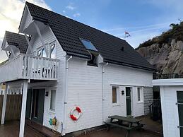 8 Person Holiday Home in Urangsvag