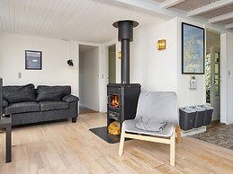 Tranquil Retreat With Spa and Garden-by Traum