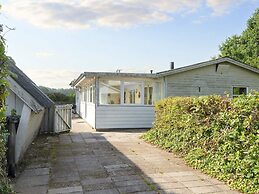 Tranquil Retreat With Spa and Garden-by Traum