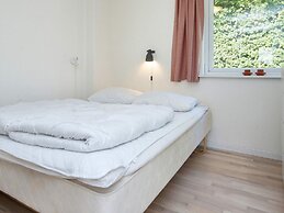 Tranquil Retreat With Spa and Garden-by Traum
