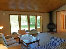 Peaceful Coastal Getaway on Oddo