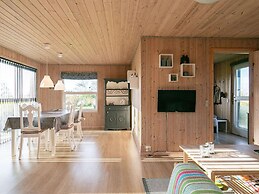 Cozy Seaside Cottage Escape-by Traum