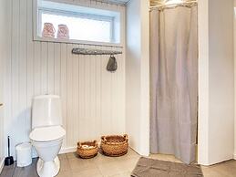 Cozy Seaside Cottage Escape-by Traum