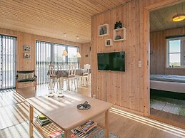 Cozy Seaside Cottage Escape-by Traum