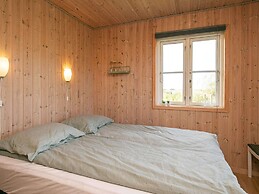 Cozy Seaside Cottage Escape-by Traum