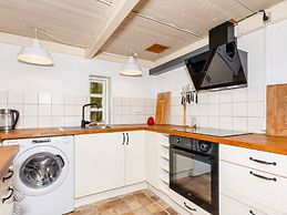 Cozy Coastal Cottage at Jegindo-by Traum