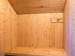 Tranquil Cottage With Spa and Sauna-by Traum