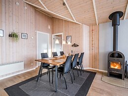 6 Person Holiday Home in Tarm