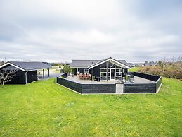 6 Person Holiday Home in Tarm