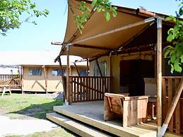 Nice Tent with Kitchen & Shower near Beach Campsite