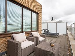 Spacious Apartment in Den Haag near Sea Beach