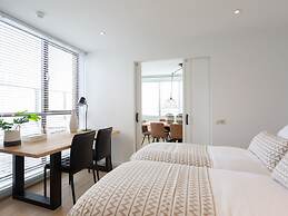 Spacious Apartment in Den Haag near Sea Beach