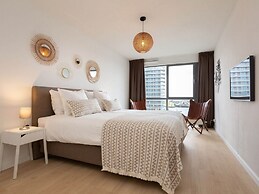 Spacious Apartment in Den Haag near Sea Beach