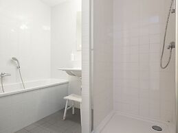 Luxury Apartment With Marina View