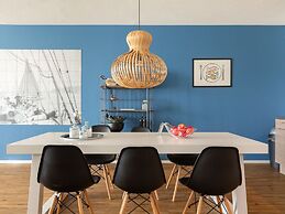 Luxury Apartment With Marina View