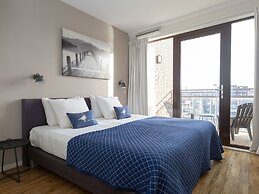 Luxury Apartment With Marina View