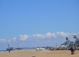 Apartment in Den Haag With Terrace