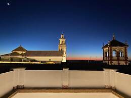 Charming Holiday Home in Fuentes de Andalucía With Pool