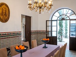 Charming Holiday Home in Fuentes de Andalucía With Pool