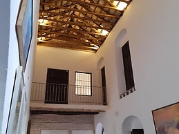 Charming Holiday Home in Fuentes de Andalucía With Pool
