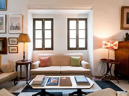Charming Holiday Home in Fuentes de Andalucía With Pool