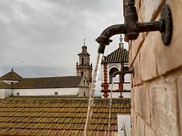 Charming Holiday Home in Fuentes de Andalucía With Pool