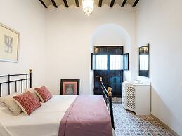 Charming Holiday Home in Fuentes de Andalucía With Pool