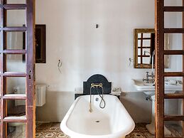 Charming Holiday Home in Fuentes de Andalucía With Pool