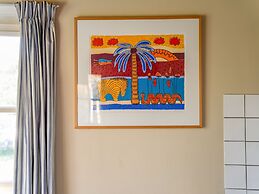 Charming Vacation Home With Terrace